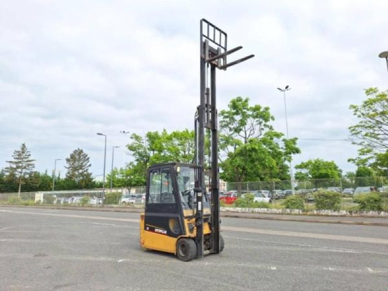 Teleskoplader del tipo Caterpillar EP20KT, Gebrauchtmaschine en senlis (Imagen 4)