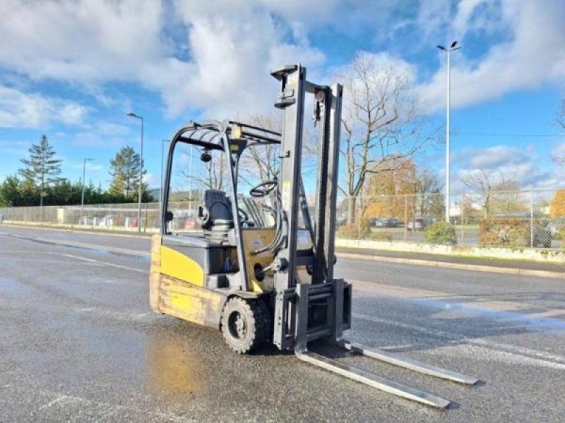 Teleskoplader del tipo Caterpillar EP20NT, Gebrauchtmaschine en senlis (Imagen 2)