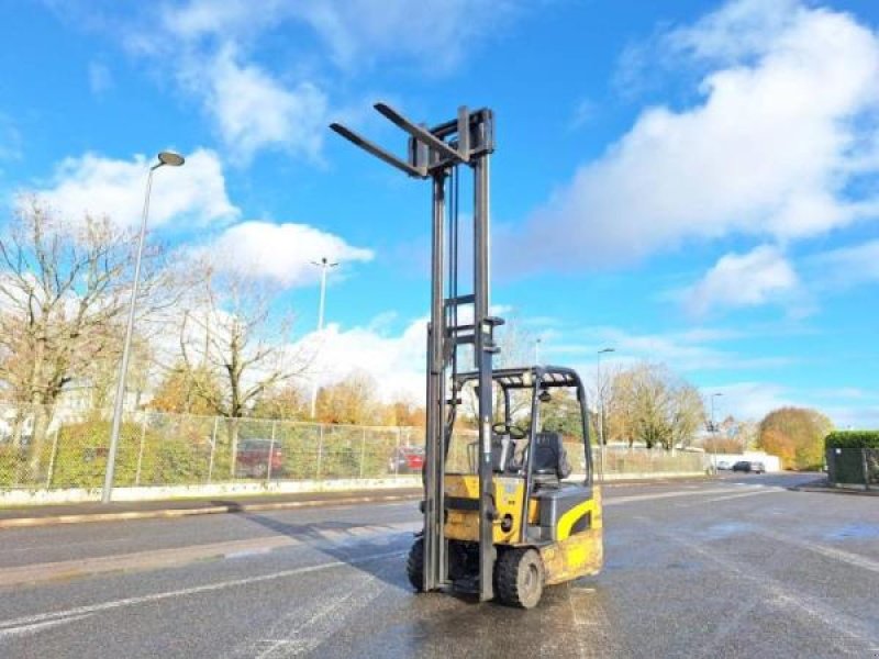 Teleskoplader van het type Caterpillar EP20NT, Gebrauchtmaschine in senlis (Foto 3)