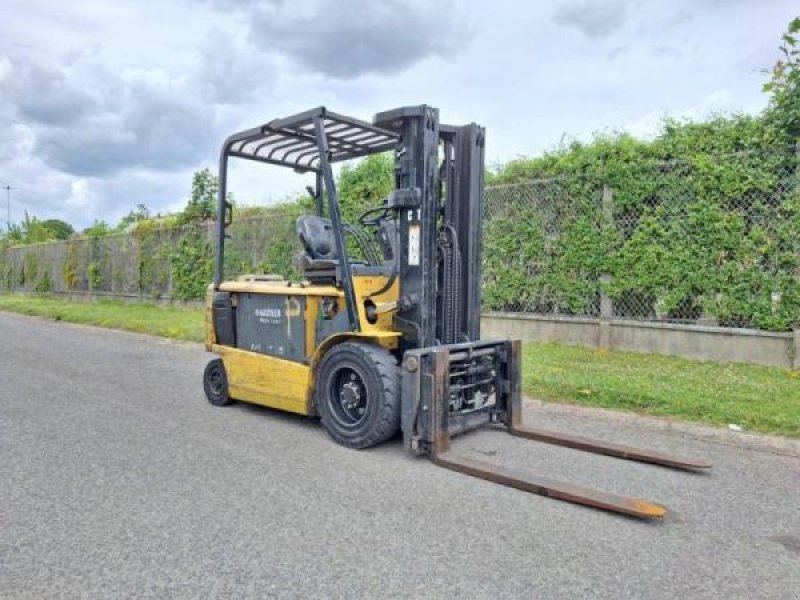 Teleskoplader van het type Caterpillar EP30K, Gebrauchtmaschine in senlis (Foto 2)