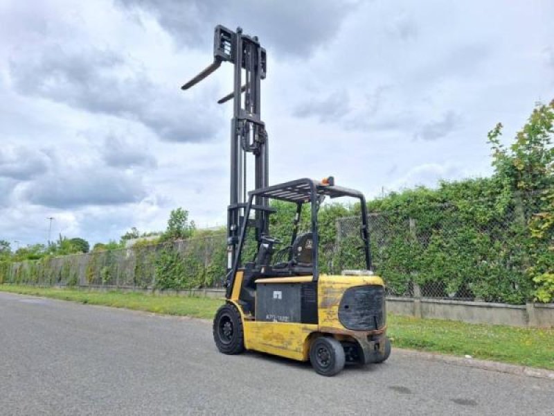 Teleskoplader van het type Caterpillar EP30K, Gebrauchtmaschine in senlis (Foto 10)