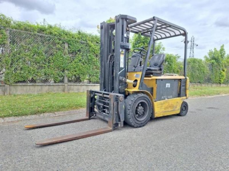 Teleskoplader del tipo Caterpillar EP30K, Gebrauchtmaschine en senlis (Imagen 1)