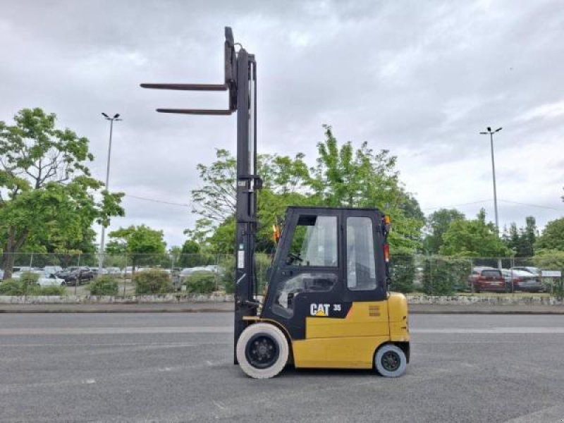 Teleskoplader des Typs Caterpillar EP35K, Gebrauchtmaschine in senlis (Bild 10)