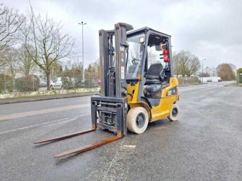 Teleskoplader Türe ait Caterpillar GP15N, Gebrauchtmaschine içinde senlis (resim 2)