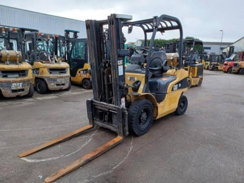 Teleskoplader des Typs Caterpillar GP25N, Gebrauchtmaschine in senlis (Bild 2)