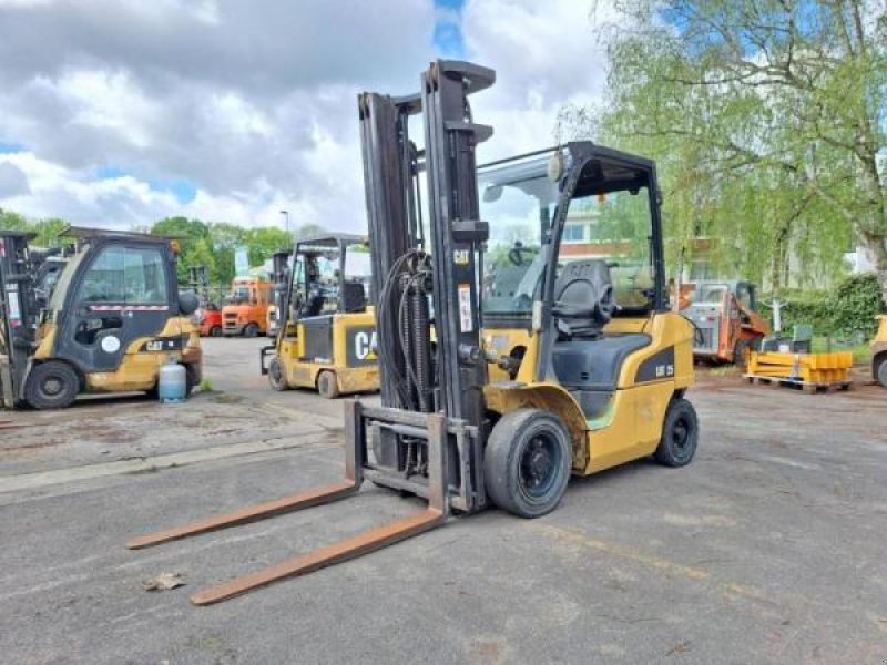 Teleskoplader des Typs Caterpillar GP25N, Gebrauchtmaschine in senlis (Bild 1)