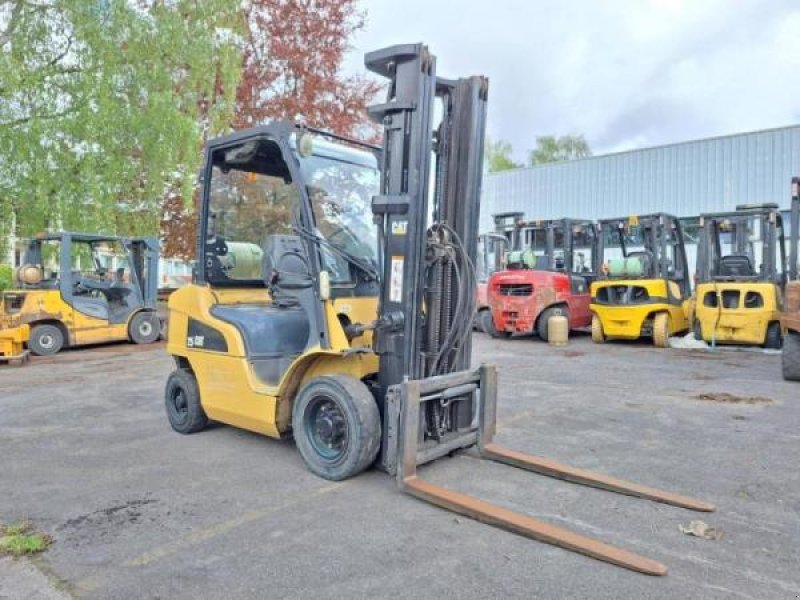 Teleskoplader des Typs Caterpillar GP25N, Gebrauchtmaschine in senlis (Bild 2)