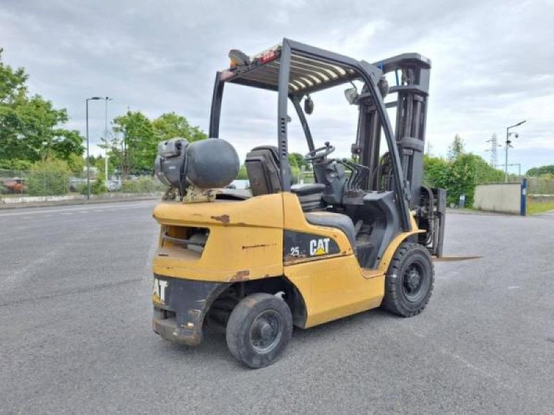 Teleskoplader van het type Caterpillar GP25N, Gebrauchtmaschine in senlis (Foto 1)