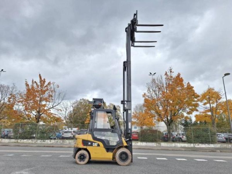 Teleskoplader des Typs Caterpillar GP25NT, Gebrauchtmaschine in senlis (Bild 5)