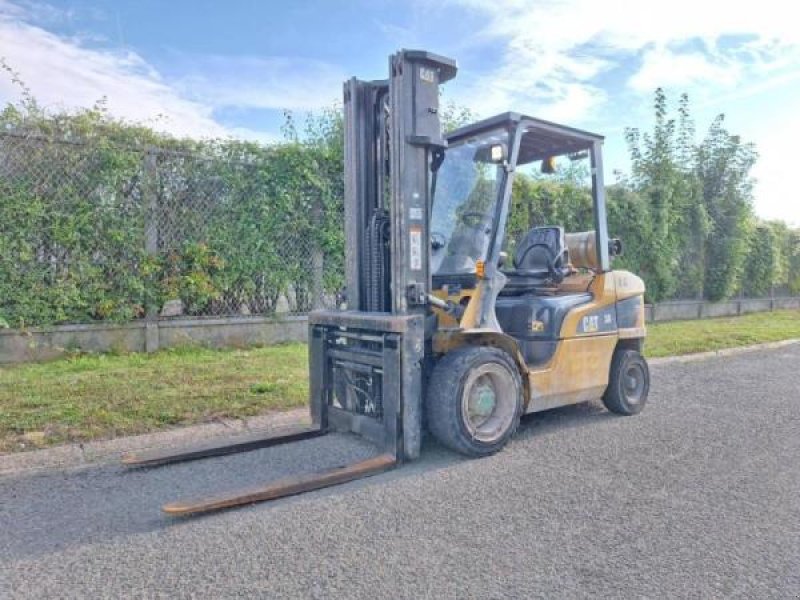 Teleskoplader del tipo Caterpillar GP30NTD, Gebrauchtmaschine en senlis (Imagen 1)