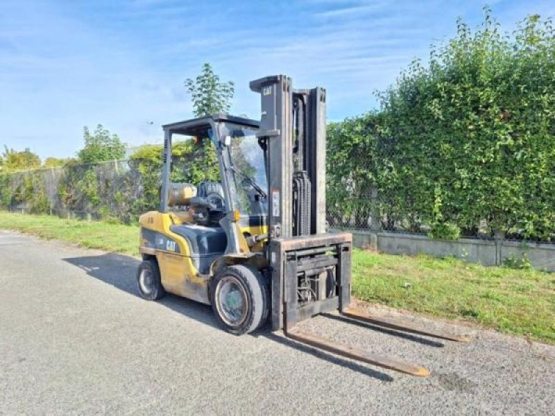 Teleskoplader del tipo Caterpillar GP30NTD, Gebrauchtmaschine en senlis (Imagen 2)