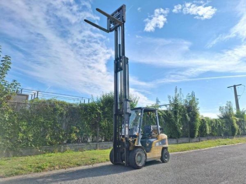 Teleskoplader van het type Caterpillar GP30NTD, Gebrauchtmaschine in senlis (Foto 7)