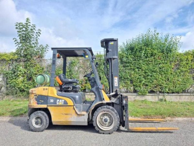 Teleskoplader tip Caterpillar GP30NTD, Gebrauchtmaschine in senlis (Poză 5)