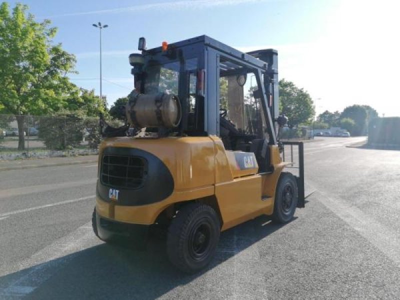 Teleskoplader tip Caterpillar GP40KL, Gebrauchtmaschine in senlis (Poză 2)