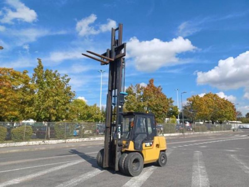 Teleskoplader des Typs Caterpillar GP45K2, Gebrauchtmaschine in senlis (Bild 8)