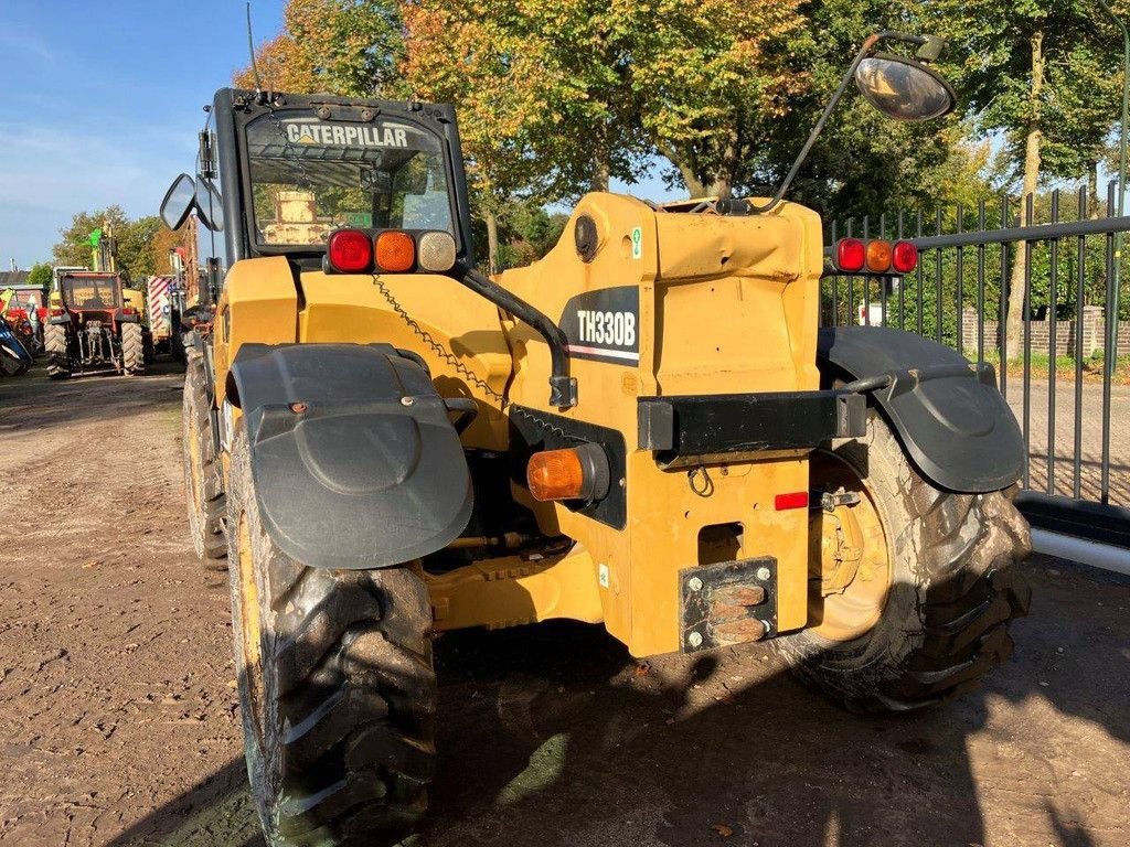 Teleskoplader des Typs Caterpillar TH330B, Gebrauchtmaschine in Antwerpen (Bild 4)