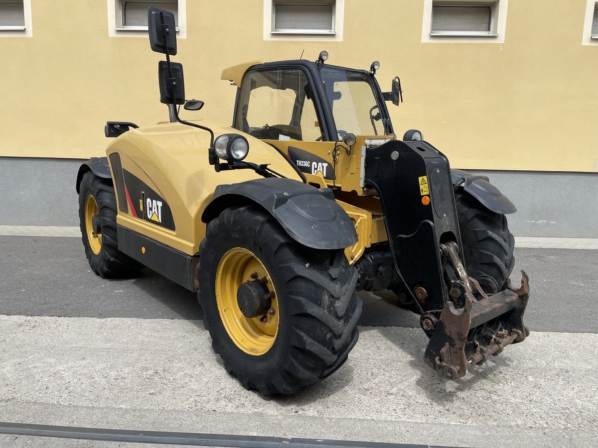 Teleskoplader of the type Caterpillar TH336 AG, Gebrauchtmaschine in Wolfsbach (Picture 4)