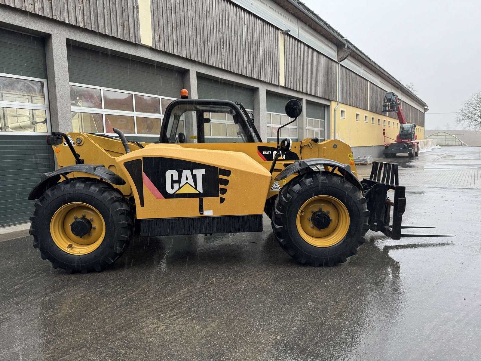 Teleskoplader типа Caterpillar TH337, Gebrauchtmaschine в Wolfsbach (Фотография 5)