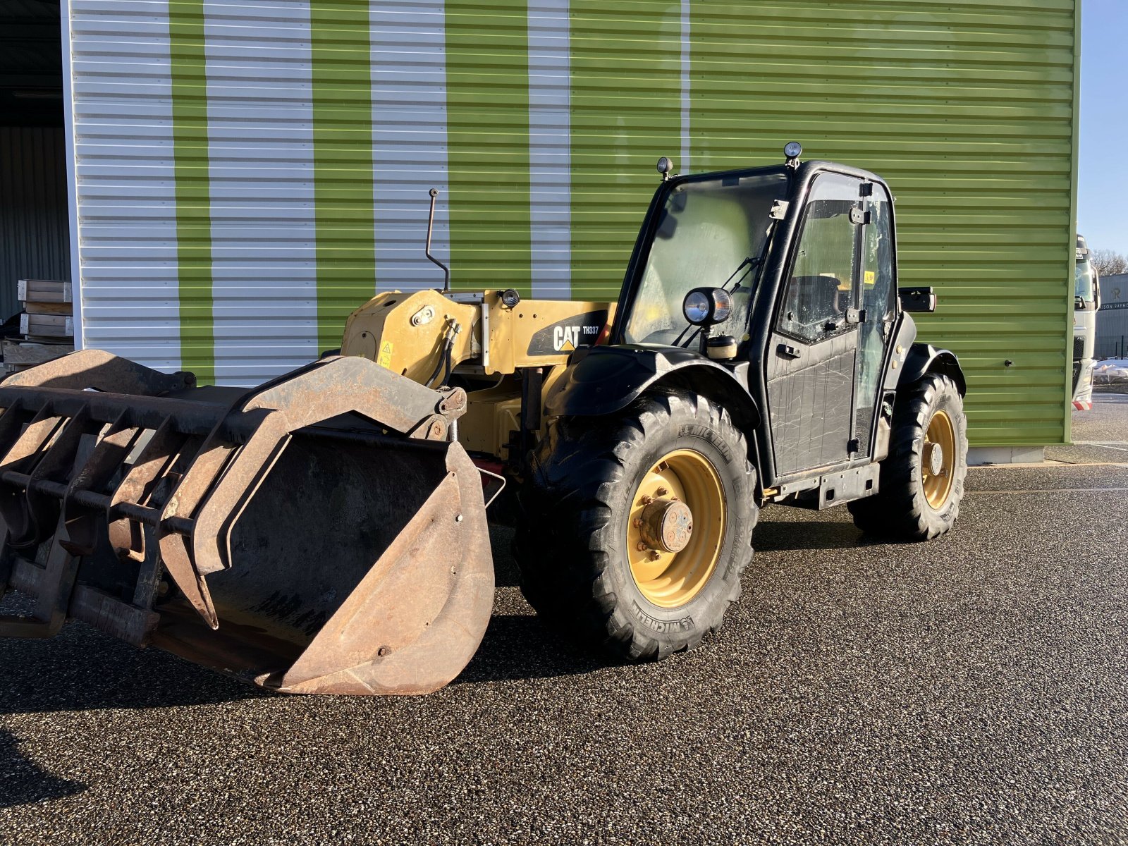 Teleskoplader del tipo Caterpillar TH337, Gebrauchtmaschine en ailias (Imagen 1)