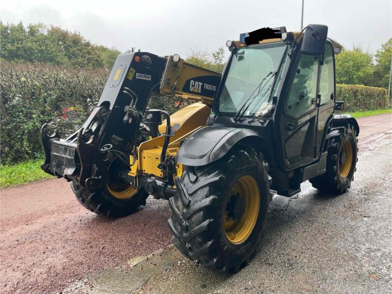 Teleskoplader of the type Caterpillar TH357D ., Gebrauchtmaschine in SAINT CLAIR SUR ELLE