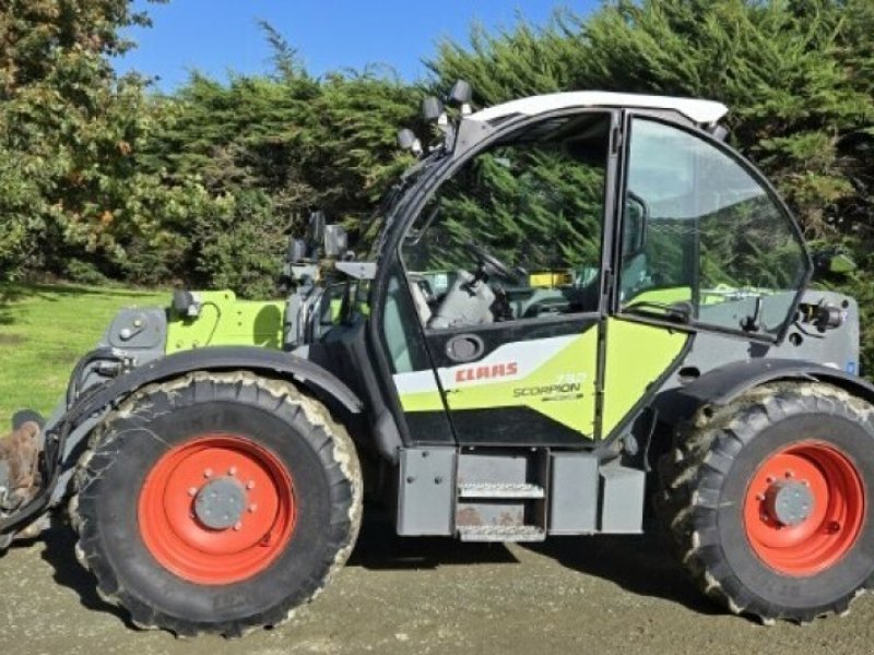 Teleskoplader van het type CLAAS CLAAS SCORPION 732, Gebrauchtmaschine in BLENDECQUES