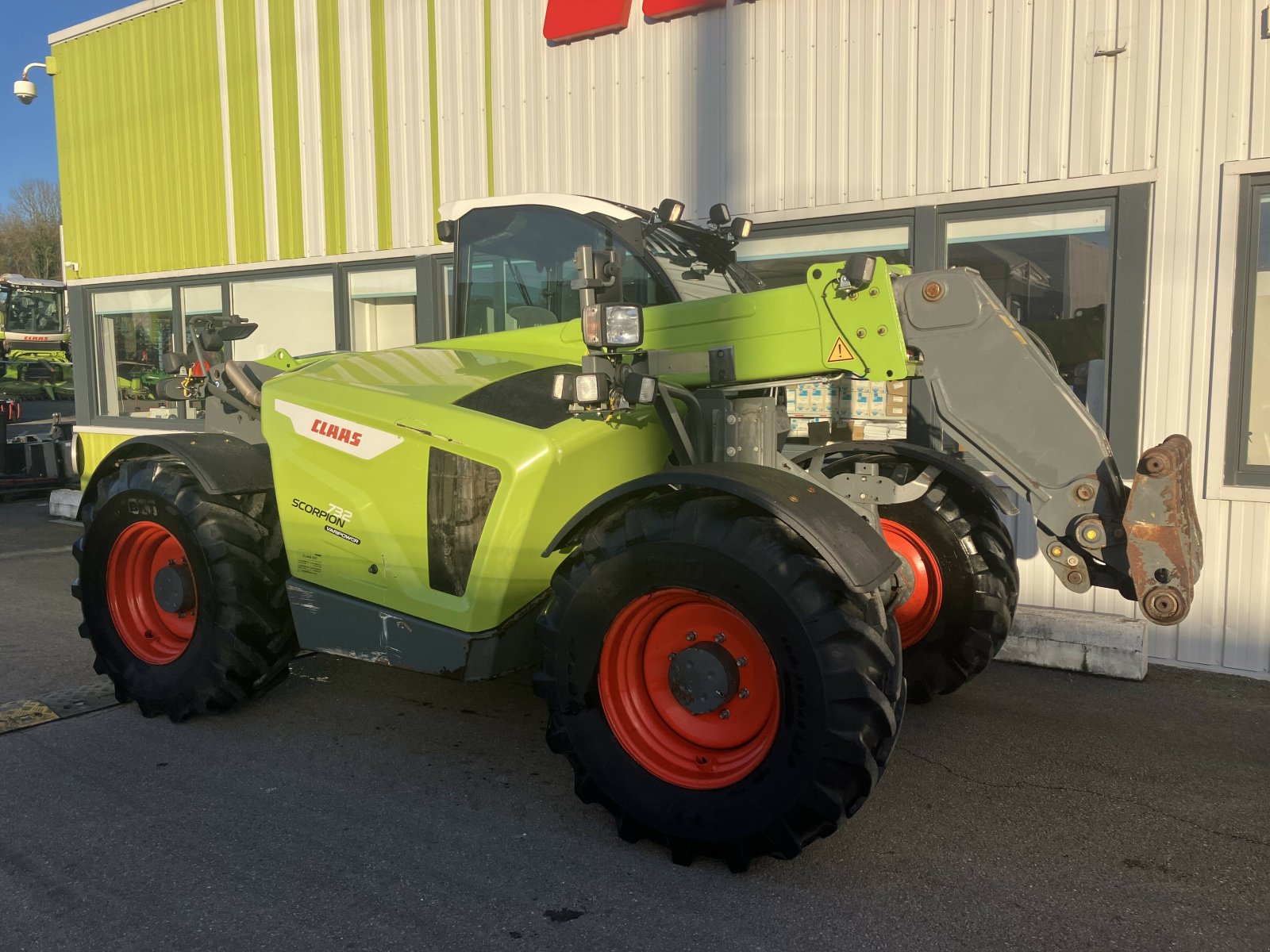 Teleskoplader typu CLAAS CLAAS SCORPION 732, Gebrauchtmaschine w BLENDECQUES (Zdjęcie 3)