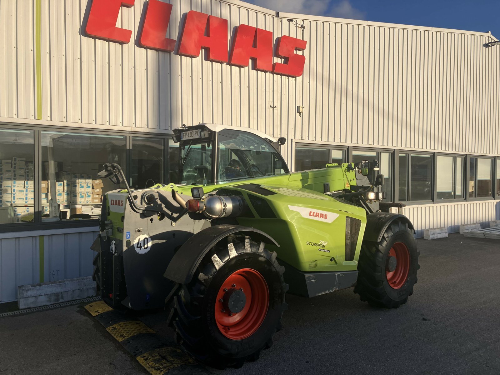 Teleskoplader typu CLAAS CLAAS SCORPION 732, Gebrauchtmaschine w BLENDECQUES (Zdjęcie 11)