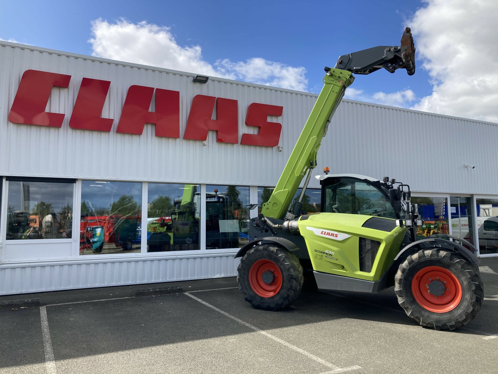 Teleskoplader типа CLAAS SCORPION 635 VP, Gebrauchtmaschine в ST CLEMENT DE LA PLACE (Фотография 1)