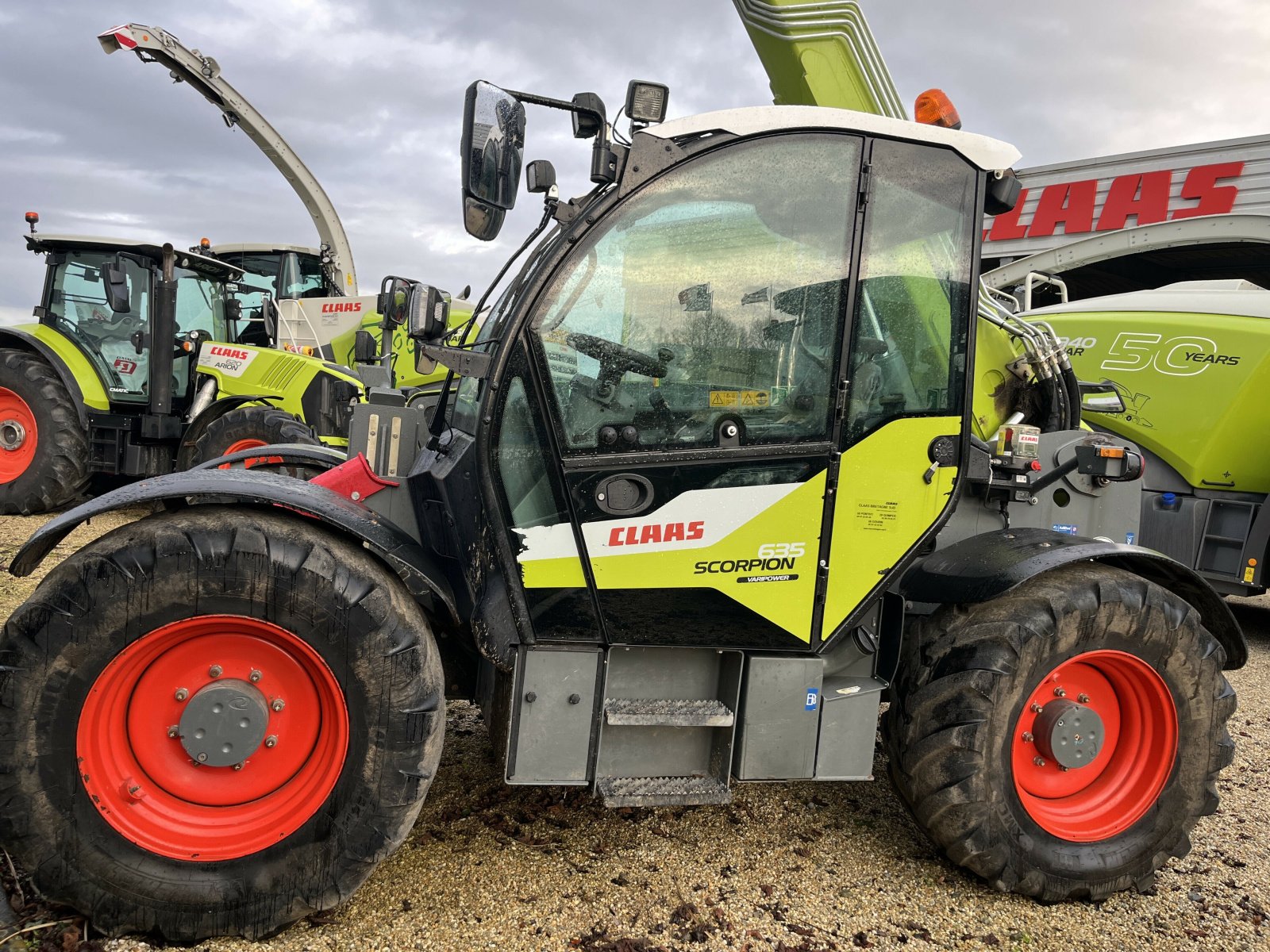 Teleskoplader typu CLAAS SCORPION 635 VPWR S5 ADVANCE, Gebrauchtmaschine w PONTIVY (Zdjęcie 4)