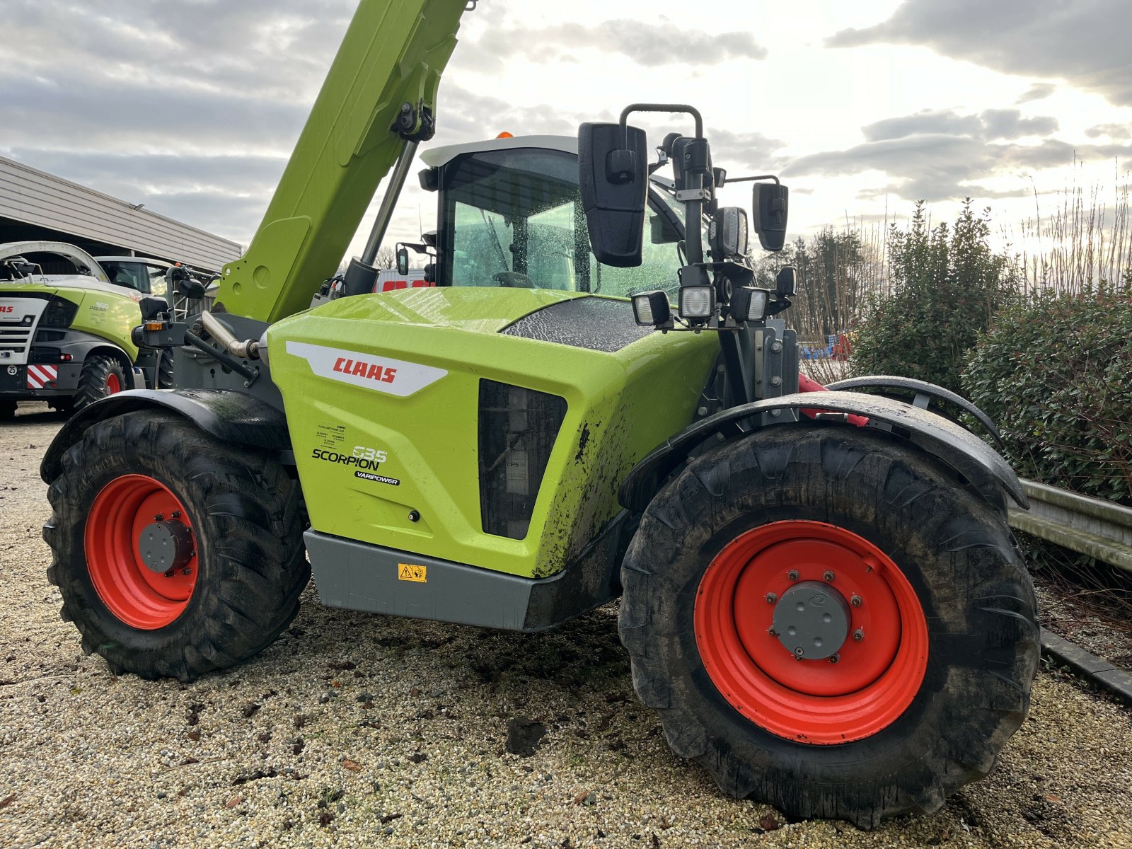 Teleskoplader del tipo CLAAS SCORPION 635 VPWR S5 ADVANCE, Gebrauchtmaschine en PONTIVY (Imagen 3)