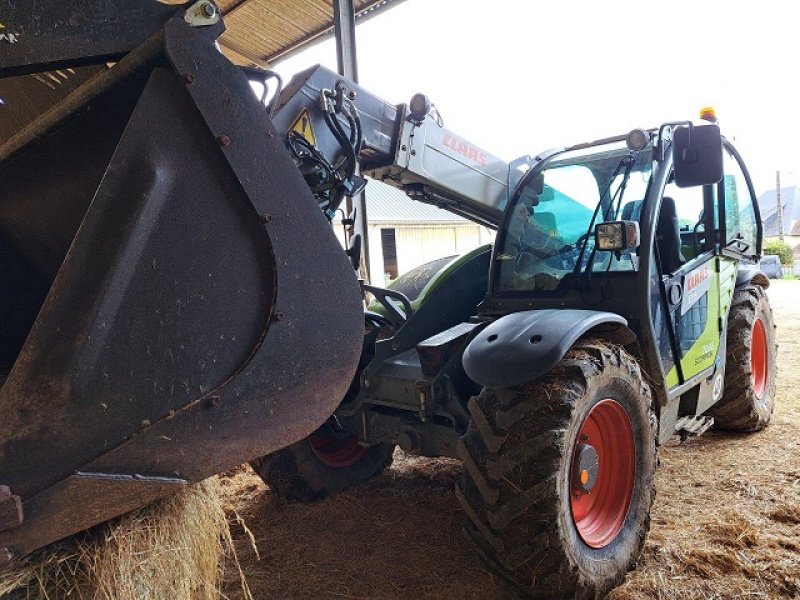 Teleskoplader типа CLAAS SCORPION 7035, Gebrauchtmaschine в LE PONT CHRETIEN (Фотография 5)