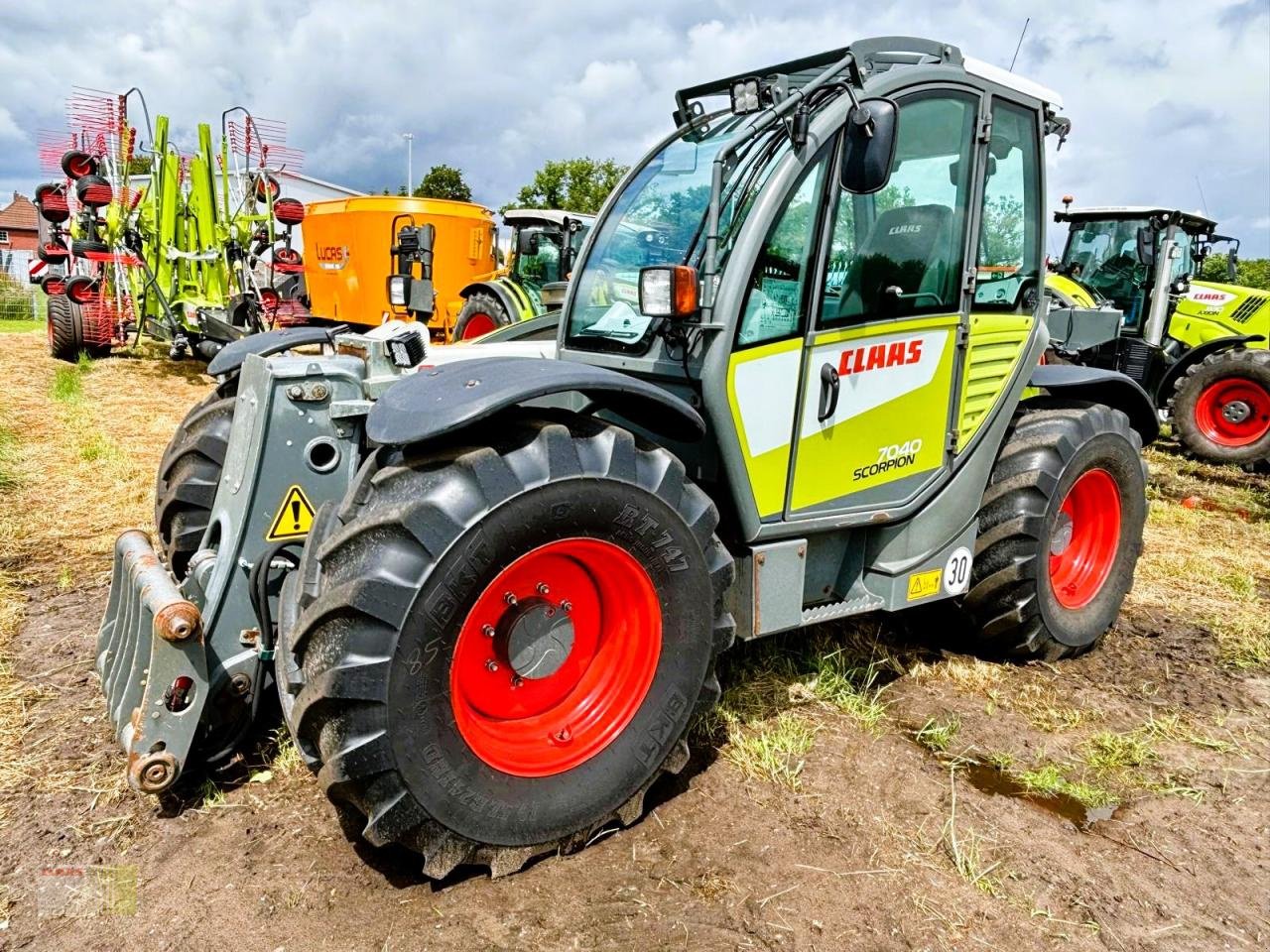 Teleskoplader of the type CLAAS SCORPION 7040 VARIPOWER, Klima, Druckluft, Gebrauchtmaschine in Westerstede (Picture 1)