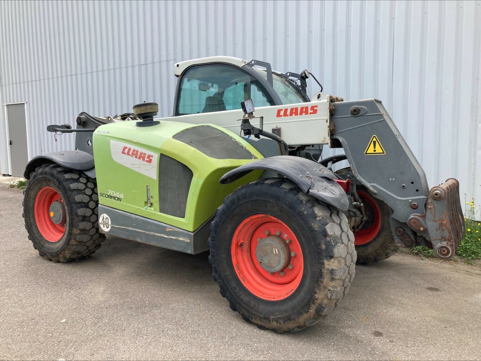 Teleskoplader tip CLAAS SCORPION 7044, Gebrauchtmaschine in CHEMINOT (Poză 2)