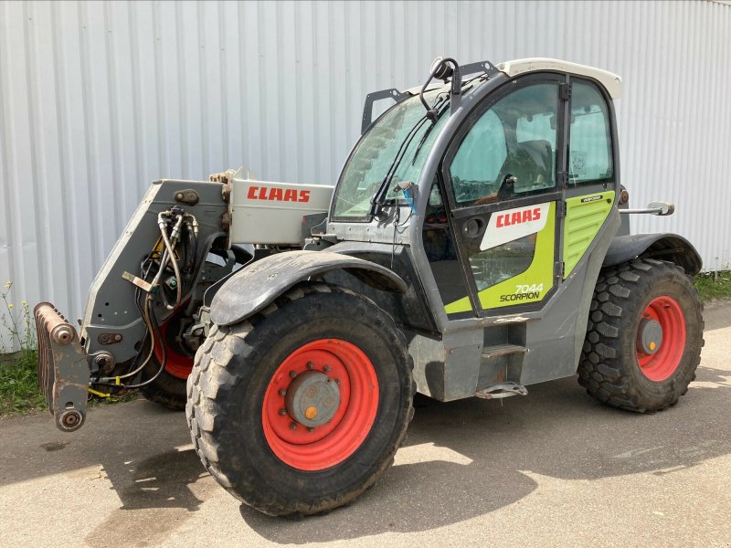 Teleskoplader of the type CLAAS SCORPION 7044, Gebrauchtmaschine in CHEMINOT (Picture 1)