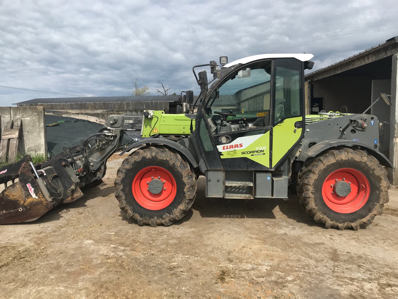 Teleskoplader tipa CLAAS SCORPION 732 VP, Gebrauchtmaschine u MORLHON LE HAUT (Slika 1)