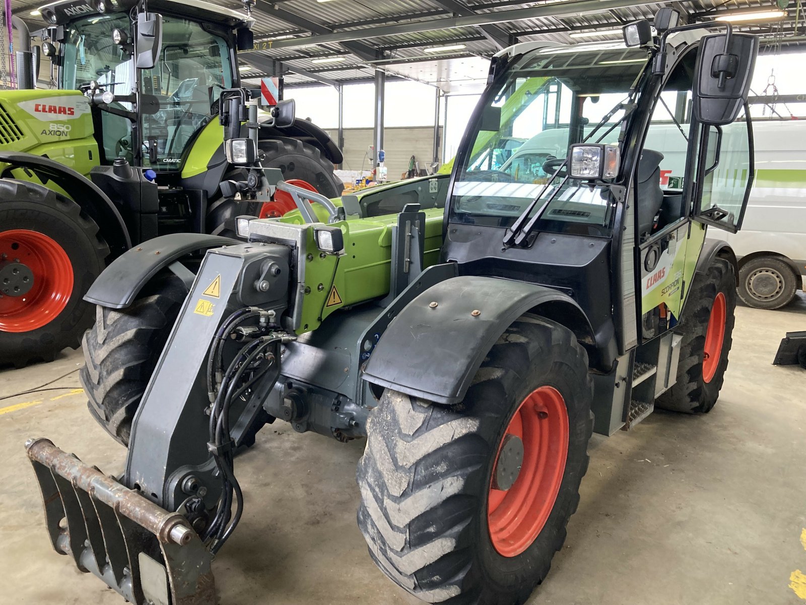 Teleskoplader of the type CLAAS SCORPION 736 VP T4F ADVANCE, Gebrauchtmaschine in LAIGNES (Picture 1)