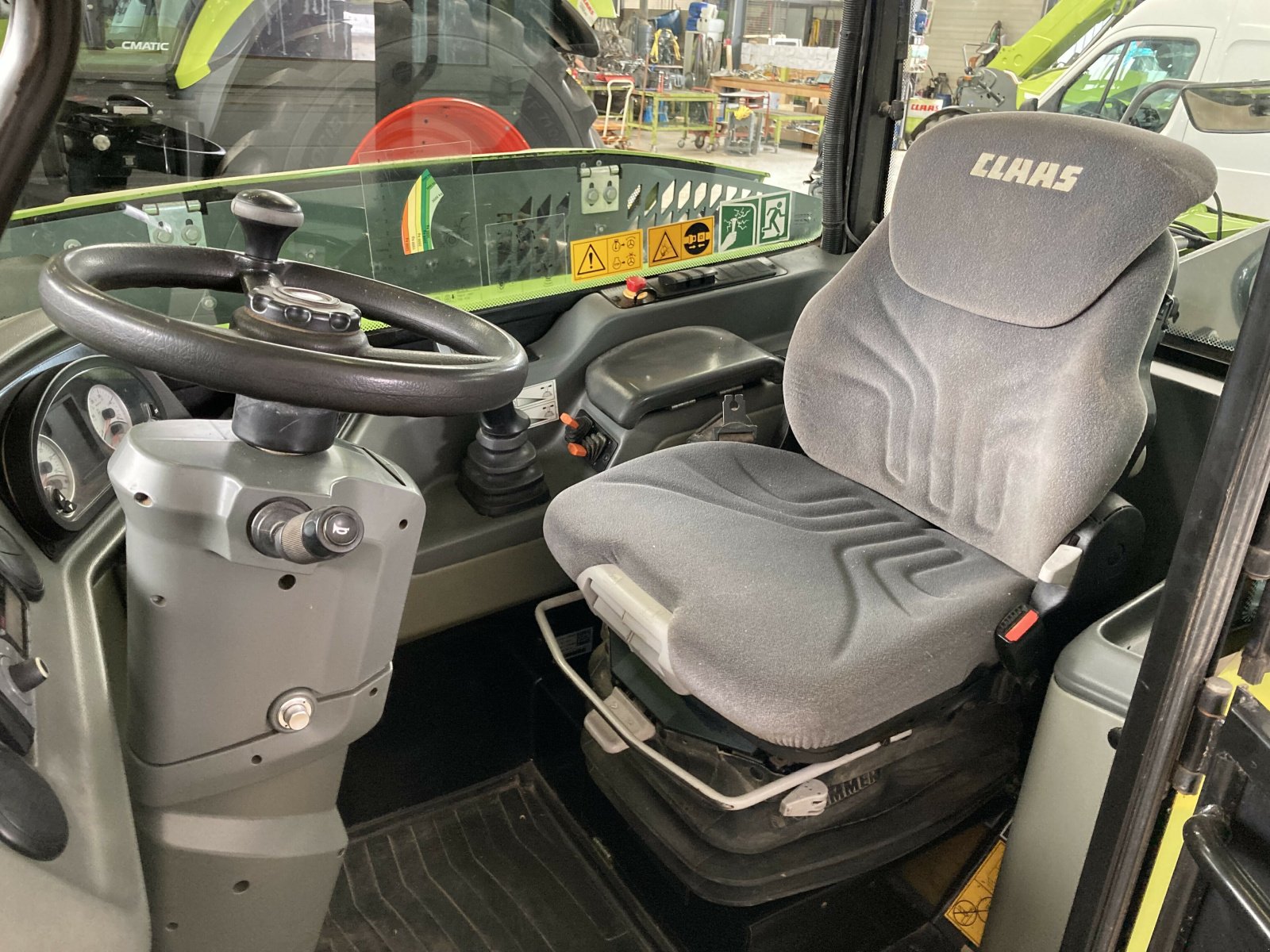 Teleskoplader des Typs CLAAS SCORPION 736 VP T4F ADVANCE, Gebrauchtmaschine in LAIGNES (Bild 7)