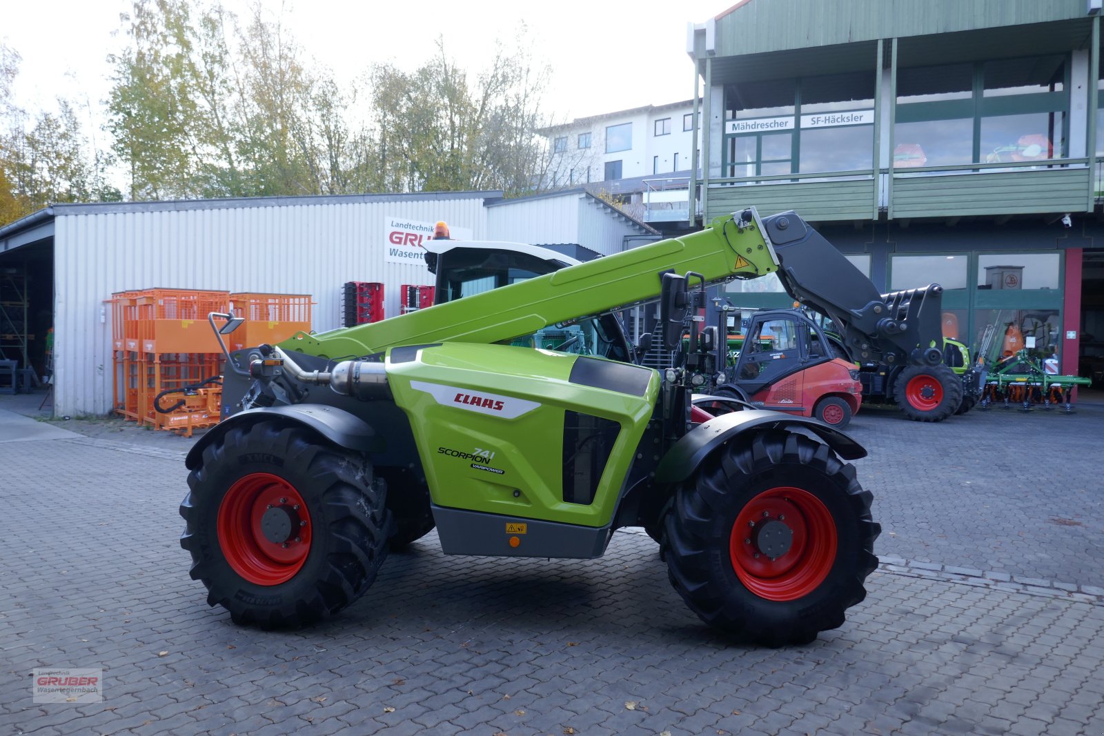 Teleskoplader of the type CLAAS Scorpion 741 VP, Gebrauchtmaschine in Dorfen (Picture 3)