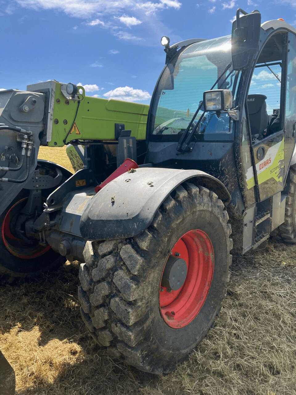 Teleskoplader of the type CLAAS SCORPION 741 VPWR S5 BUSINES, Gebrauchtmaschine in PONTIVY (Picture 2)