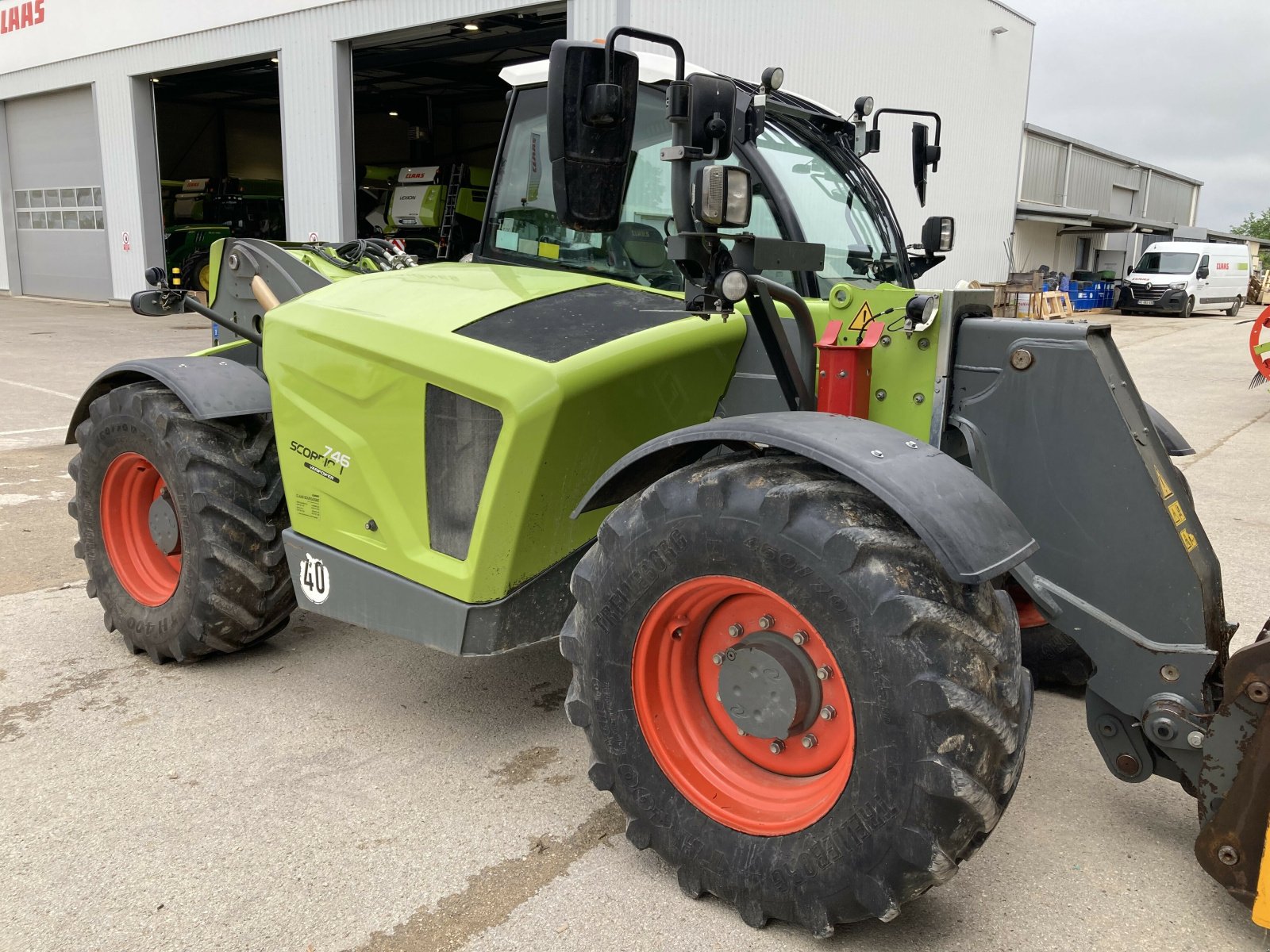 Teleskoplader van het type CLAAS SCORPION 746 VP, Gebrauchtmaschine in LAIGNES (Foto 2)