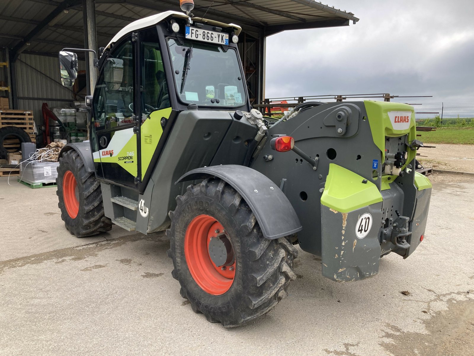 Teleskoplader del tipo CLAAS SCORPION 746 VP, Gebrauchtmaschine In LAIGNES (Immagine 4)