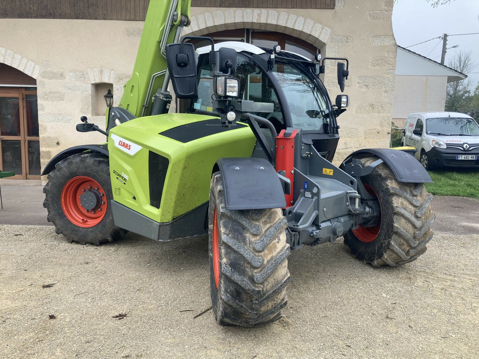 Teleskoplader del tipo CLAAS SCORPION 746 VP, Gebrauchtmaschine In LAIGNES (Immagine 2)