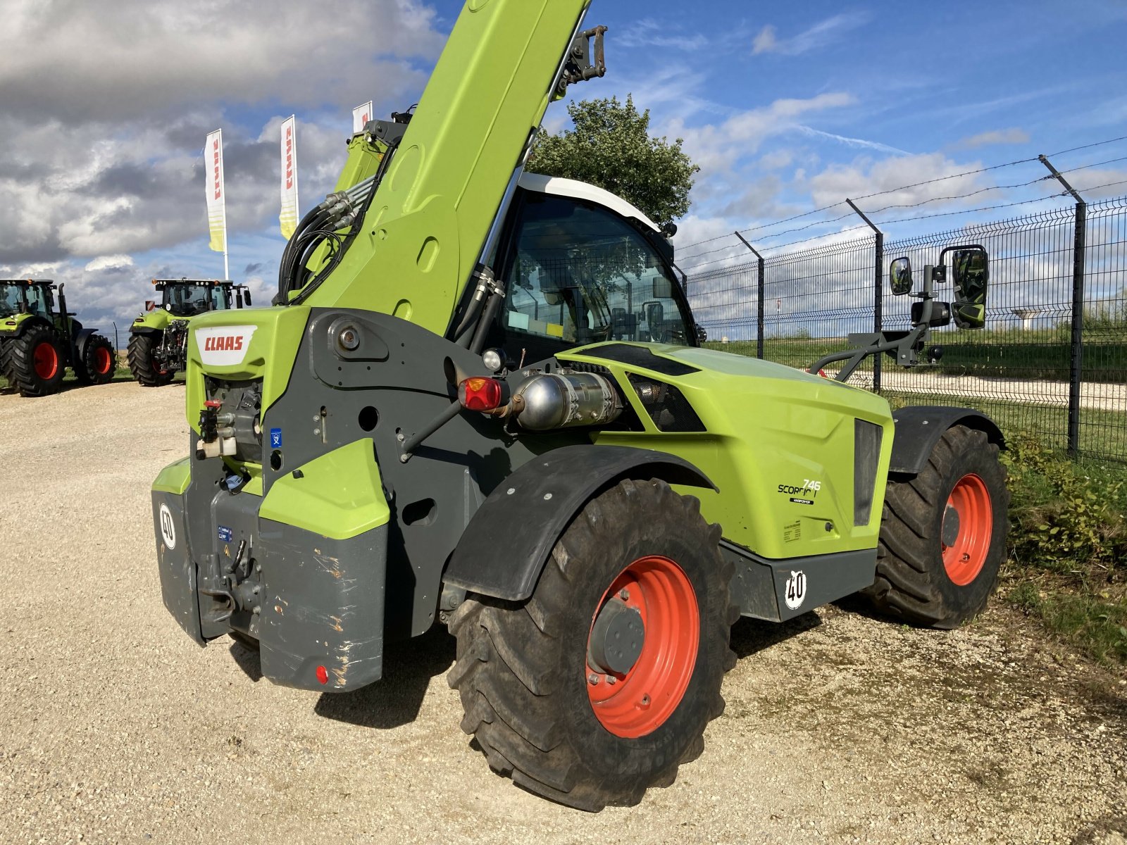 Teleskoplader del tipo CLAAS SCORPION 746 VP, Gebrauchtmaschine In LAIGNES (Immagine 4)