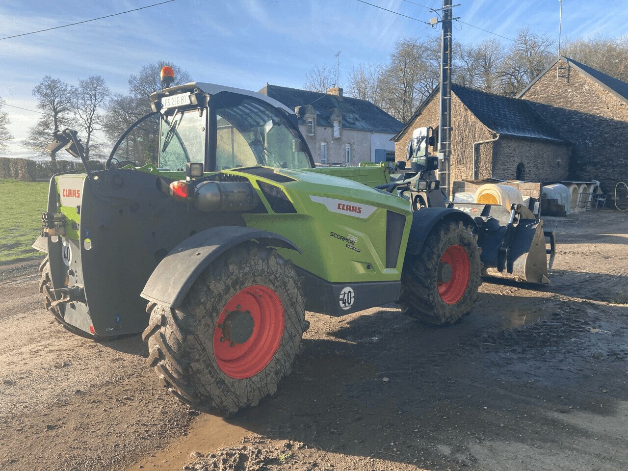 Teleskoplader des Typs CLAAS TELESCOPIQUE SCORPION 736, Gebrauchtmaschine in PONTIVY (Bild 4)