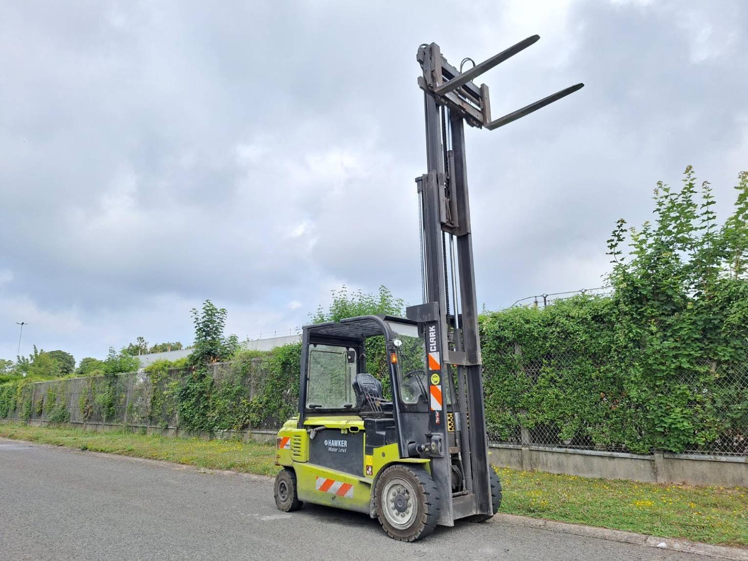 Teleskoplader du type Clark GEX40, Gebrauchtmaschine en senlis (Photo 8)