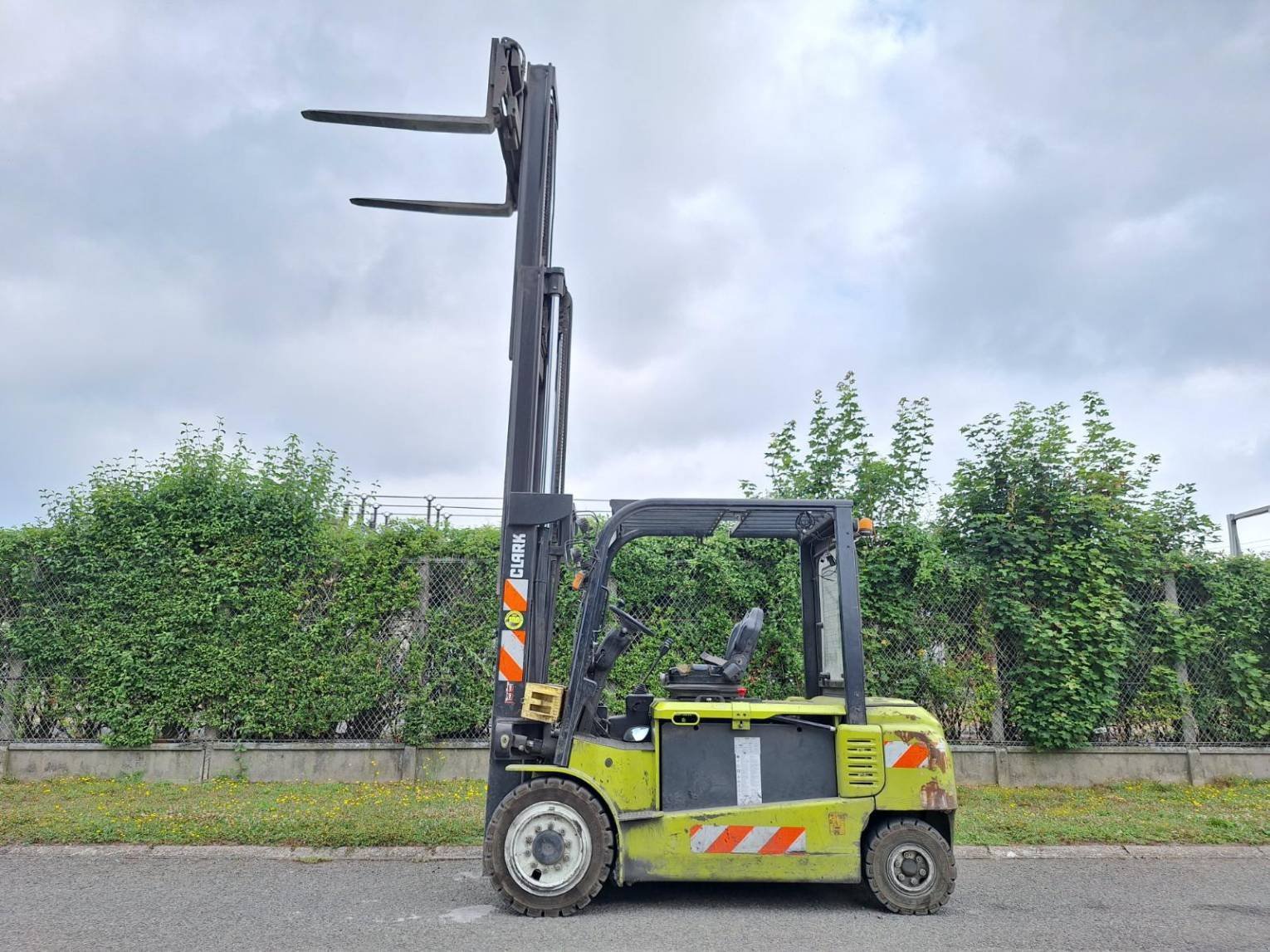 Teleskoplader des Typs Clark GEX40, Gebrauchtmaschine in senlis (Bild 8)