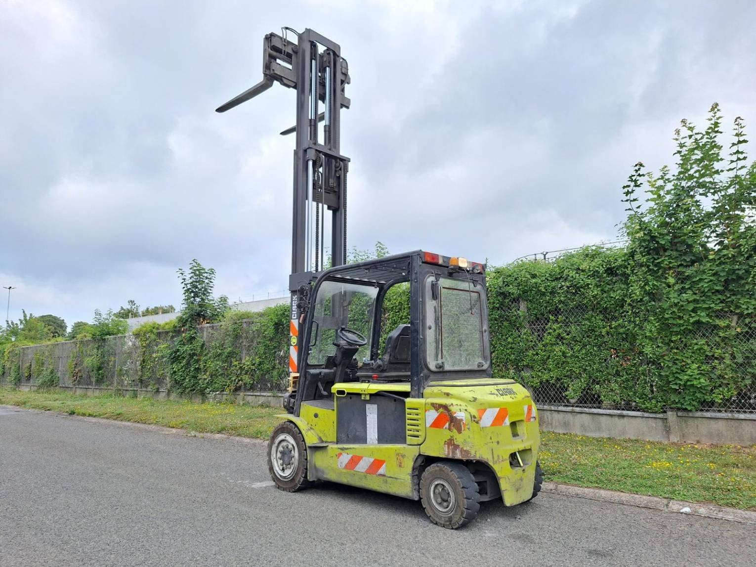 Teleskoplader des Typs Clark GEX40, Gebrauchtmaschine in senlis (Bild 11)