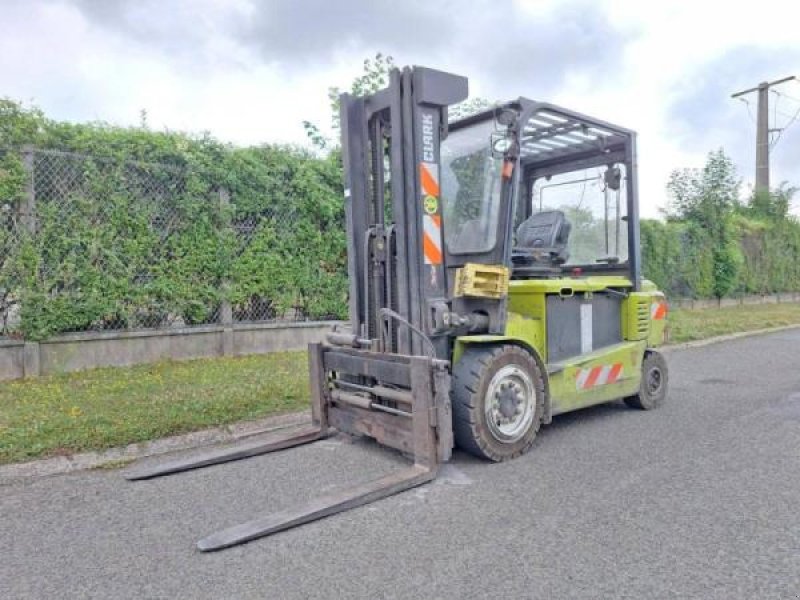 Teleskoplader del tipo Clark GEX40, Gebrauchtmaschine en senlis (Imagen 1)