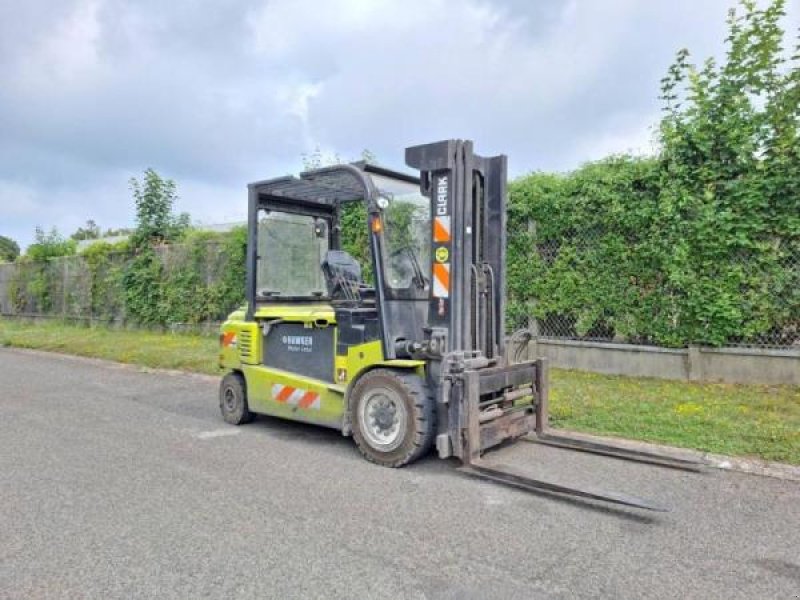 Teleskoplader van het type Clark GEX40, Gebrauchtmaschine in senlis (Foto 2)