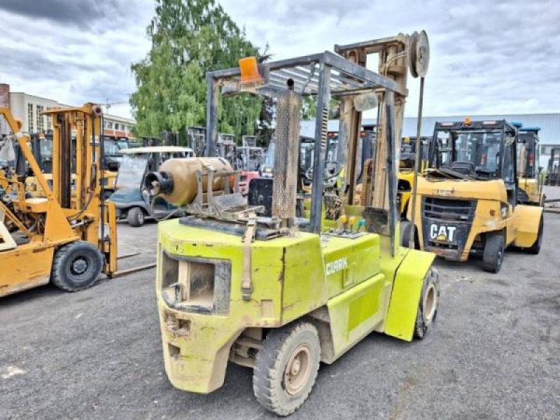 Teleskoplader typu Clark GPM30, Gebrauchtmaschine v senlis (Obrázek 4)